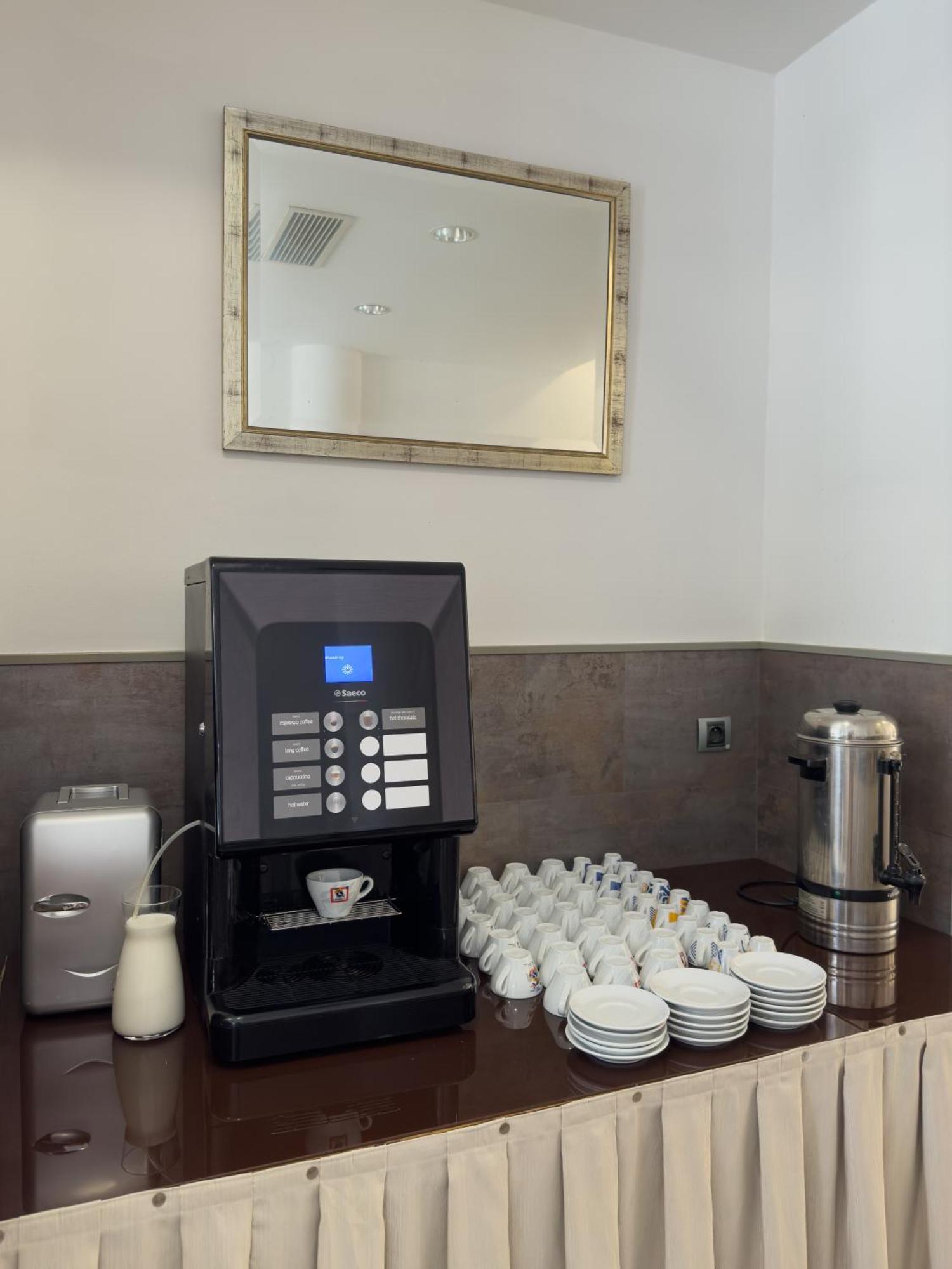 קולאן Hotel Theresia מראה חיצוני תמונה